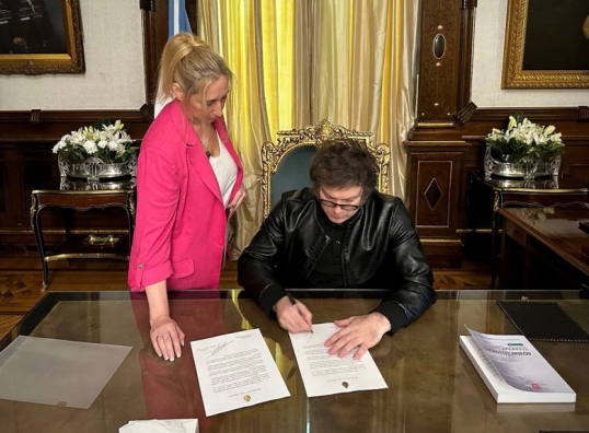 Javier Milei amplió partidas en organismos sin presupuesto previo para medicamentos