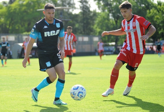 Liga Profesional de Fútbol: Racing derrotó por 2 a 0 a Deportivo Riestra