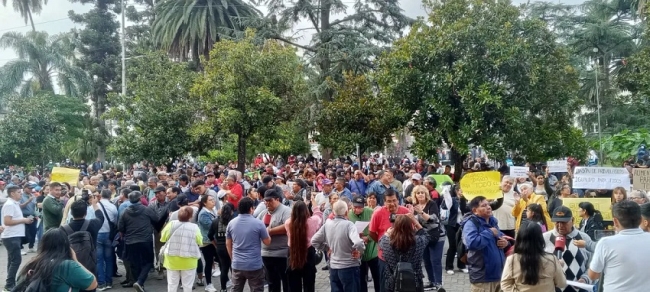 Jujuy: Familiares de la policía en actividad y retirados marcharon por mejoras salariales