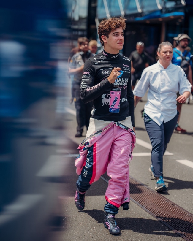 Colapinto terminó último en la segunda sesión y admitió que “no me sentí cómodo con el auto”