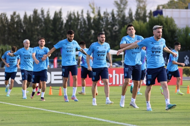 Selección Nacional: Lionel Scaloni dispuso una práctica de fútbol en espacios reducidos