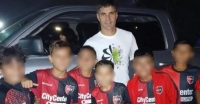 Newell’s Old Boys sancioná a unos niños por sacarse una foto con un jugador de Rosario Central