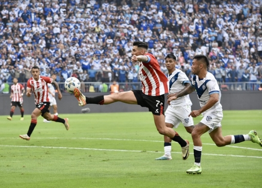 Estudiantes y Vélez juegan por el Torneo de Campeones