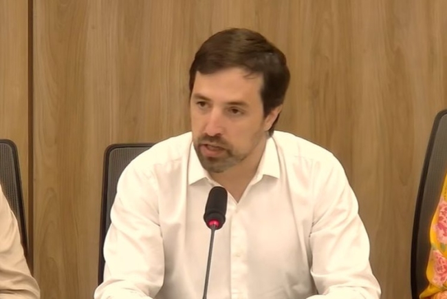 En Diputados se desarrolla por un insólito encuentro antivacunas