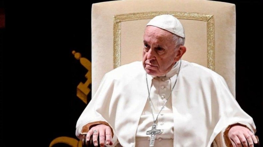 Estado de salud de Francisco: «La noche ha transcurrido bien, el Papa durmió y está descansando»