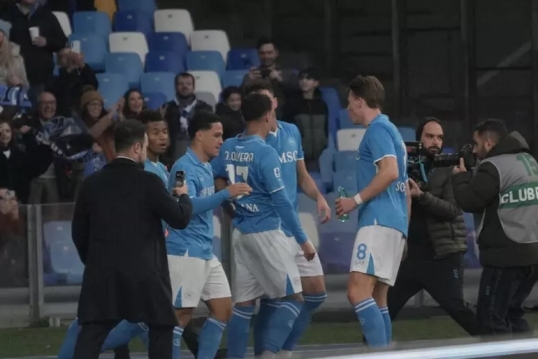 Serie A de Italia: Napoli venció a Venezia y comparte la punta con Atalanta