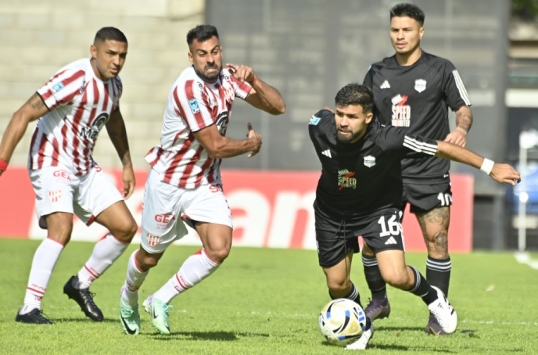 Torneo apertura de la Liga Profesional de Fútbol: Instituto derrotó a Deportivo Riestra