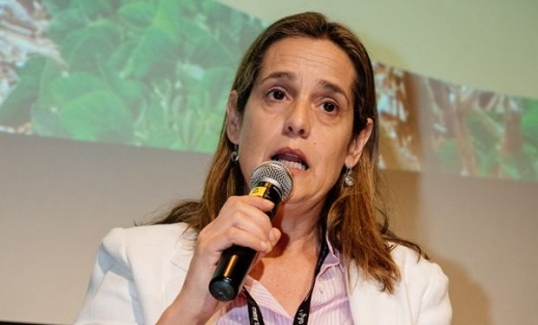Andrea Sarnari, titular de la FAA desmintió al Gobierno que haya «tierras en desuso» en el INTA