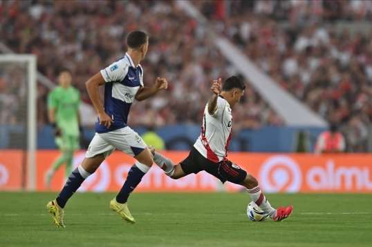 Torneo apertura: River juega ante gimnasia, por un lugar en semifinales