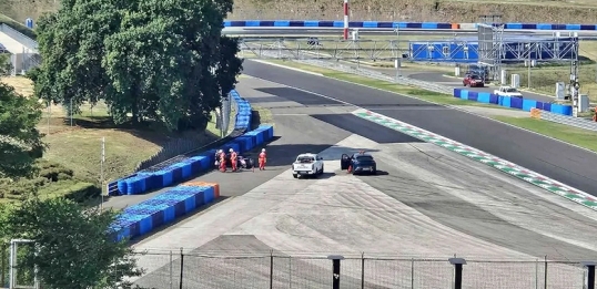 Franco Colapinto sufrió un accidente durante las pruebas de neumáticos