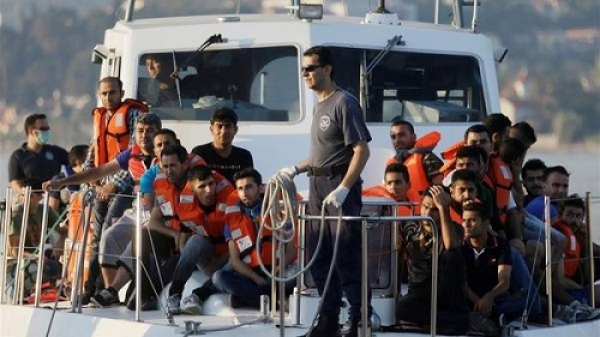 Grecia planea devolver a 750 inmigrantes entre lunes y miércoles