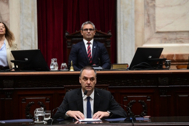 Diputados buscan sesionar este martes para tratar de interpelar a Manuel Adorni