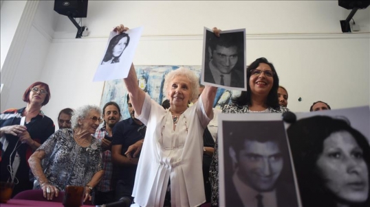 Milei eliminó la Unidad Especial de Investigación que tenía como objetivo la búsqueda de menores apropiados durante la dictadura militar