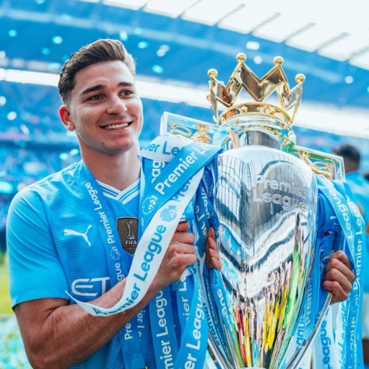 Julián Álvarez, se despidió del Manchester City: «Hoy me despido de este maravilloso club con muchas emociones»