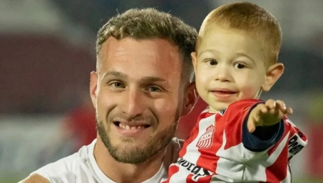 Conmovedora campaña de un jugador de Deportivo Riestra: «Un riñón para su hijo Pipe»