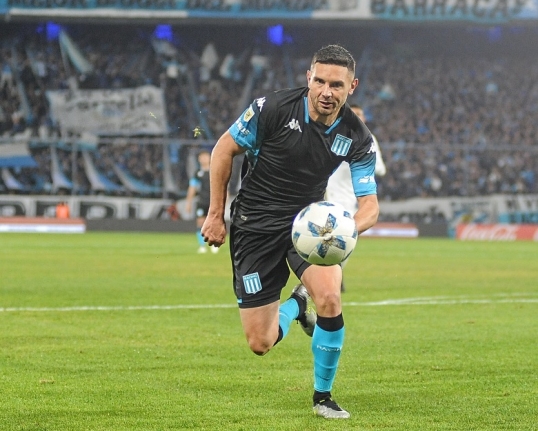 Liga Profesional de fútbol: Racing venció por 3 a 0 a Godoy Cruz