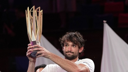 Masters 1000 de Shanghái: Valentin Vacherot ganó el torneo al derrotar al francés Arthur Rinderknech