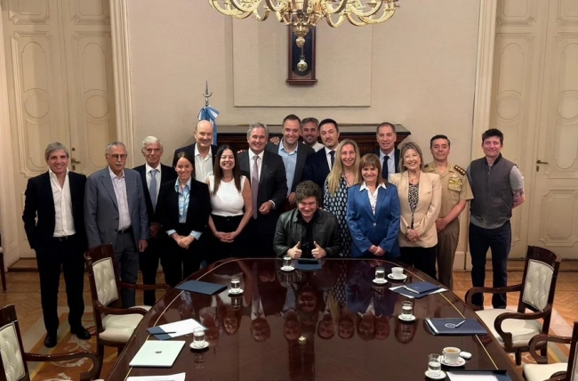 Javier Milei encabezó una reunión de Gabinete, con los nuevos integrantes