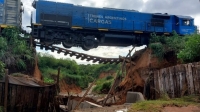 Salta: Se rompió un puente ferroviario justo cuando una formación estaba pasando