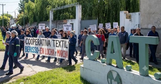 La Cooperativa Textil de Berisso: 130 familias pueden quedar en la calle