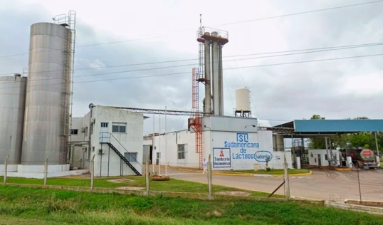 Sudamericana de Lácteos no paga sueldos y paralizá la producción