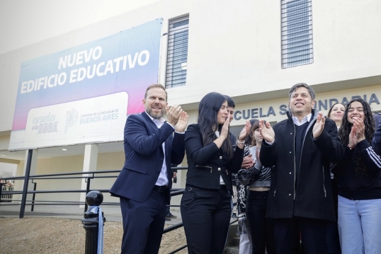 Axel Kicillof inauguró el nuevo edificio de la Escuela Secundaria N°10 de Ezeiza