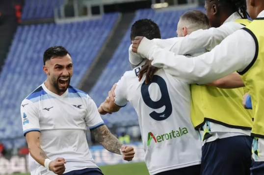 Serie A de Italia: Triunfos de la Lazio, Roma y Cagliari