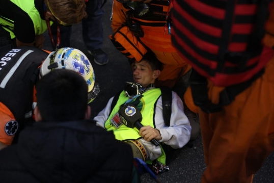 Nueva represión en la marcha de los jubilados: La Policía motorizada pasó por encima a un periodista