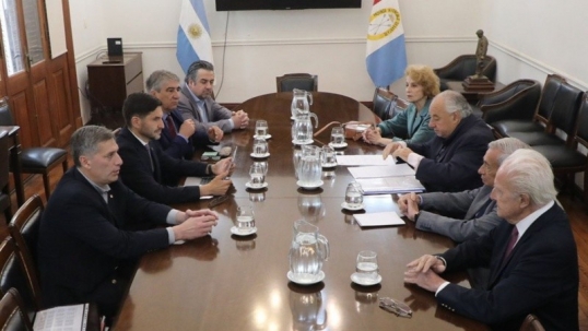 Santa Fe: Este domingo Pullaro, se reunió a primera hora con los ministros de la Corte Suprema provincial
