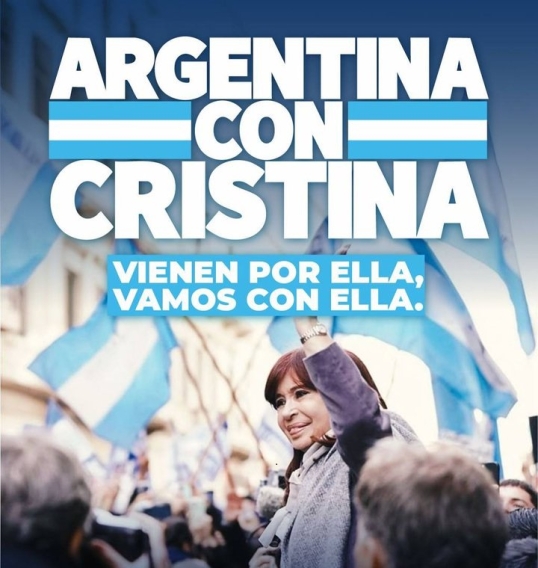 Axel Kicillof: Acompañamos a @CFKArgentina  hasta Comodoro Py y de vuelta a su casa