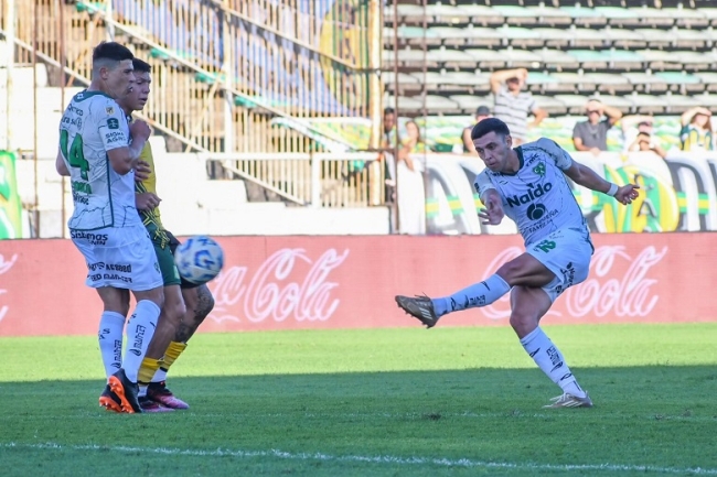 Liga Profesional de Fútbol: Aldosivi empató 2-2 con Sarmiento