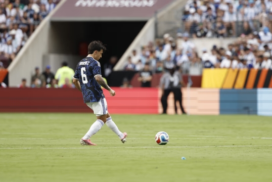 Lisandro Martínez: “Nos preparamos para defender lo logrado en Qatar”