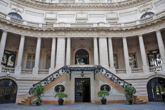 Venezuela: La Cancillería Argentina denunció hostigamiento y alertó por la seguridad de los diplomáticos