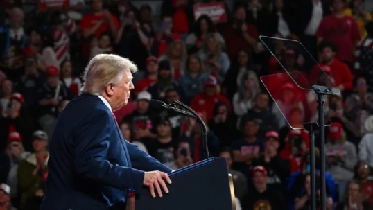 Trump: “Enséñame un país que apueste por las energías verdes y yo te enseñaré un país en bancarrota”