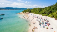 Los turistas argentinos invaden las playas brasileñas