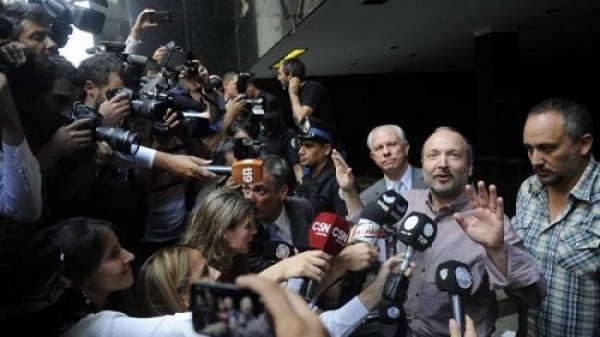 Dos jueces federales reponen a  Martín Sabbatella en el AFSCA y restablecen la ley de medios