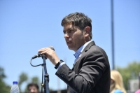 Axel Kicillof recorrió los avances de obras de urbanización de barrios populares de San Justo y entregó escrituras gratuitas