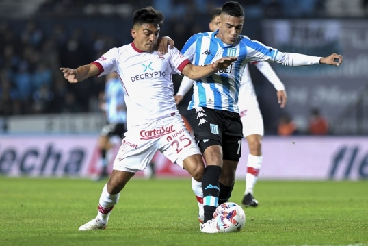 Liga Profesional de Fútbol: Racing visita al líder Huracán