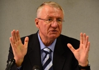 El tribunal de La Haya declara inocente al serbio Seselj, en el juicio por crímenes de guerra