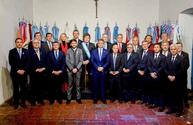 Milei, en Tucumán busca una nueva foto con gobernadores