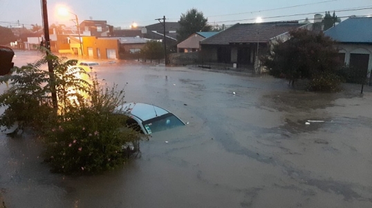 El Gobierno creó un fondo especial para asistir a damnificados por el temporal en Bahía Blanca