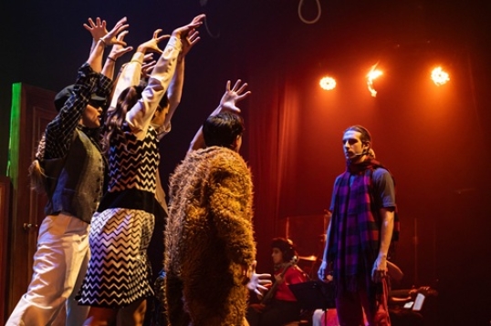 «Los ojos del perro siberiano» llega al Teatro Politeama