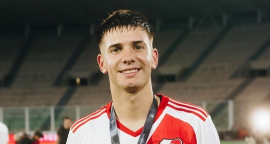 Paris Saint-Germain busca al juvenil Franco Mastantuono