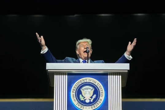 Donald Trump ofreció 5.000 dólares a cada ciudadano si su partido gana las elecciones de término medio