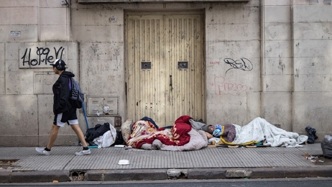 Según la UCA, la pobreza en octubre alcanzó al 49,9% de la población en el país