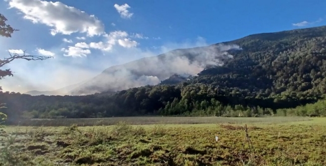 Bariloche: Hay más de 3400 hectáreas afectadas por el incendio en el parque Nahuel Huapi
