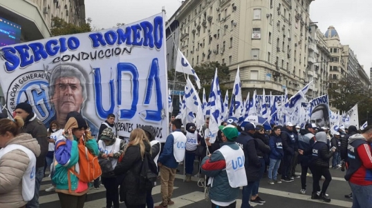 El Gobierno fijó el sueldo mínimo docente en $500.000 sin el aval de los gremios