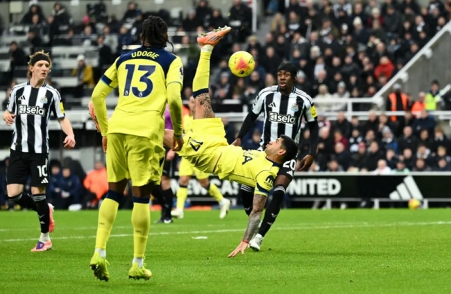 Premier Ligue: Tottenham, con goles del Cuti Romero empató con el Newcastle