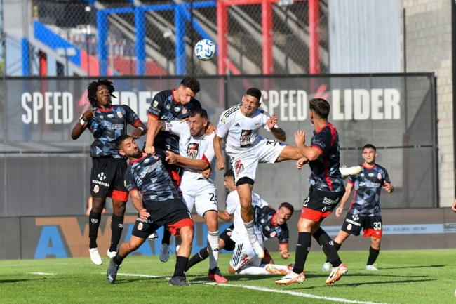Liga Profesional de Fútbol: Deportivo Riestra empató sin goles con Barracas