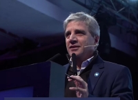 Para Luis Caputo: «La economía se va a llevar puesta a la política»